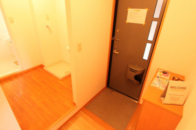 【玄関】 | ロイヤルガーデン上牧Ａ棟