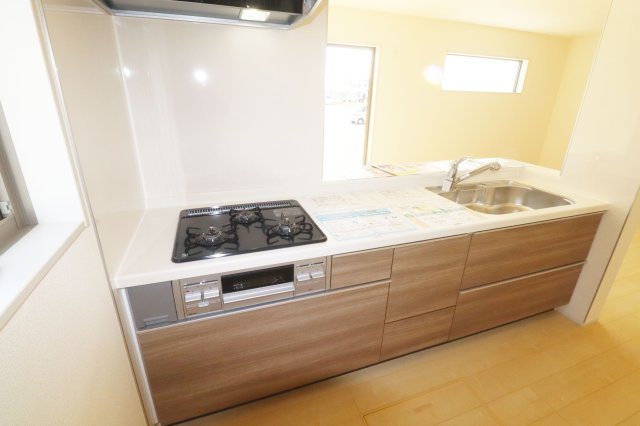 本宮市岩根　　　　８号棟　　　岩根小学校、本宮第２中学区　のキッチン
