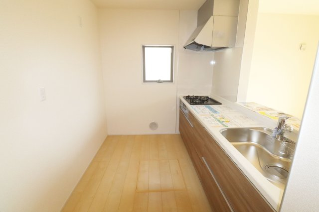 本宮市岩根　　　　８号棟　　　岩根小学校、本宮第２中学区　のキッチン