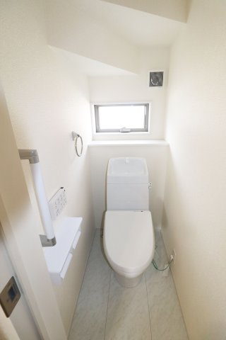 本宮市岩根　　　　８号棟　　　岩根小学校、本宮第２中学区　のトイレ