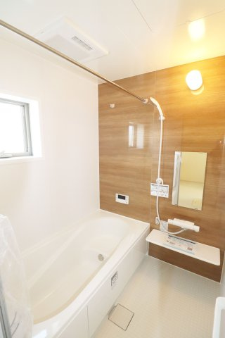 本宮市岩根　　　　８号棟　　　岩根小学校、本宮第２中学区　の浴室