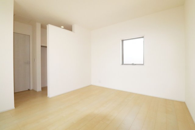 本宮市岩根　　　　８号棟　　　岩根小学校、本宮第２中学区　の洋室