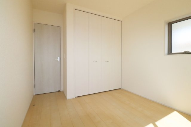 本宮市岩根　　　　８号棟　　　岩根小学校、本宮第２中学区　の洋室