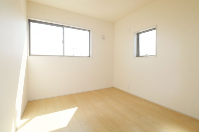 本宮市岩根　　　　８号棟　　　岩根小学校、本宮第２中学区　の洋室