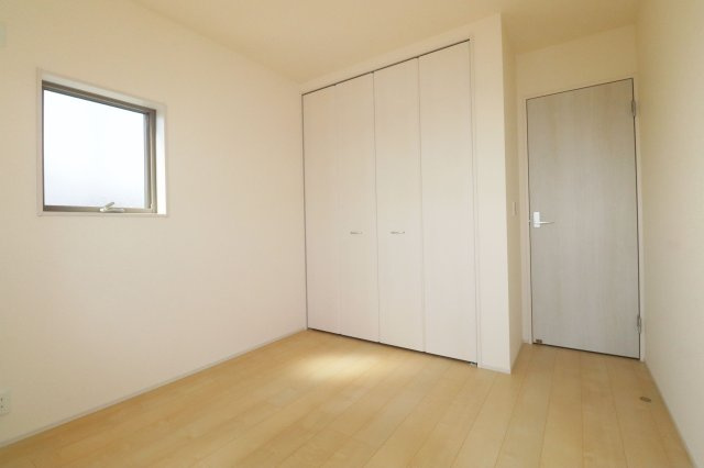 本宮市岩根　　　　８号棟　　　岩根小学校、本宮第２中学区　の洋室