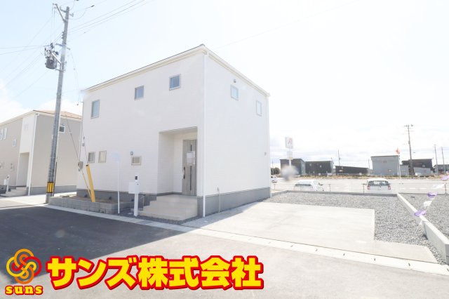 本宮市岩根　　　　８号棟　　　岩根小学校、本宮第２中学区　の外観|北西側から見た駐車場を含む外観