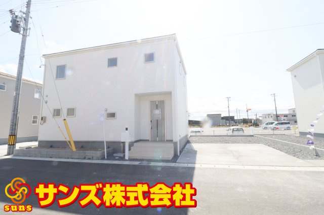 本宮市岩根　　　　８号棟　　　岩根小学校、本宮第２中学区　の外観|北側から見た駐車場を含む外観