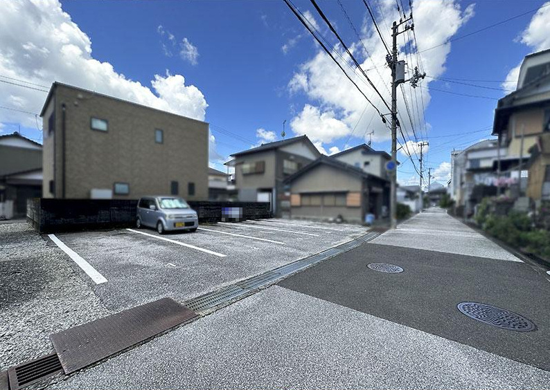 北新田町 売土地の前面道路含む現地写真