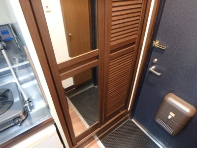 【バルコニー】 | ステラハウス４－７００ | 玄関に広い収納です