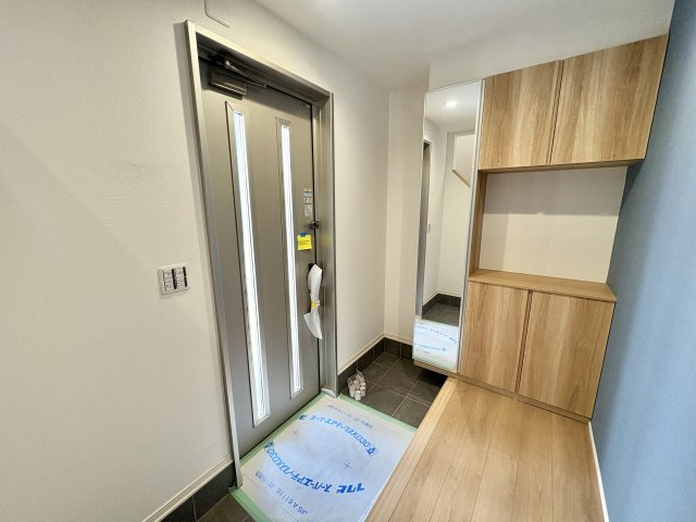 神戸市西区伊川谷町有瀬　新築戸建2号棟の玄関