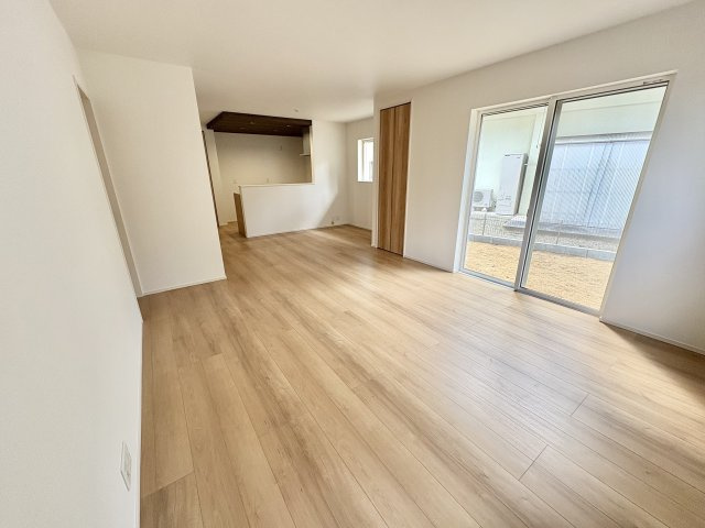 神戸市西区伊川谷町有瀬　新築戸建2号棟の居間・リビング