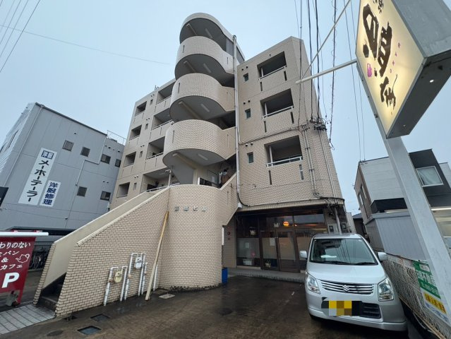 高橋ビルの外観