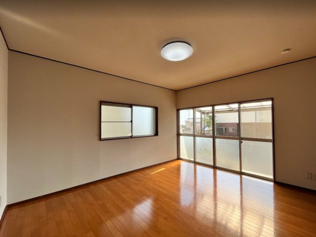 富士市桑崎　中古戸建　の居間・リビング