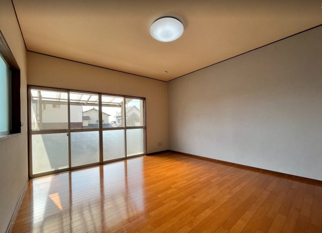 富士市桑崎　中古戸建　の居間・リビング