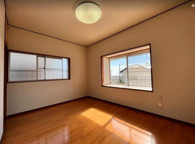 富士市桑崎　中古戸建　の洋室
