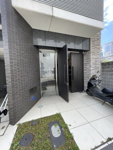 ロイヤルレジデンス北梅田のエントランス|建物の内部です