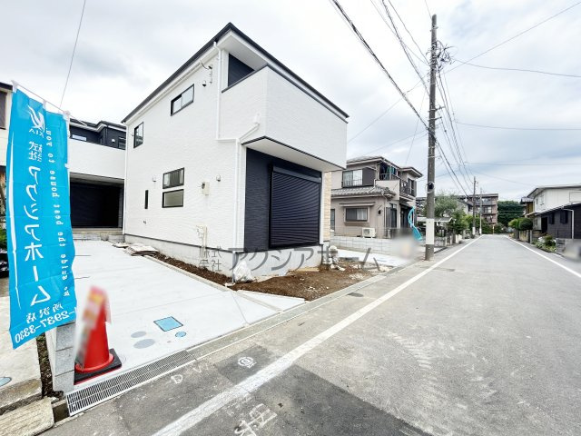 狭山市狭山台4丁目・全2棟　新築一戸建　1号棟　の前面道路含む現地写真
