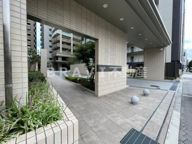 ザ・パークハウス谷町五丁目　BRAVI不動産のエントランス|【ザ・パークハウス谷町五丁目】毎日通るエントランスはこのようになっています