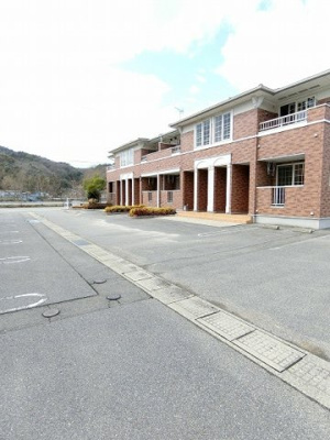 【駐車場】 | オリージャ　Ｃ | 駐車場完備です