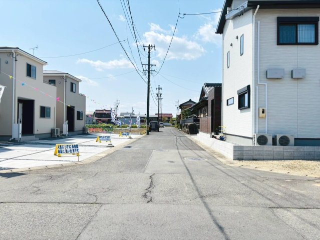 【商談中】リーブルファイン　岐阜市菅生3丁目　全6区画分譲の前面道路含む現地写真|■前面道路　■ヤマダ不動産　株式会社リライフ　
■夢のマイホーム購入をフルサポートします！
