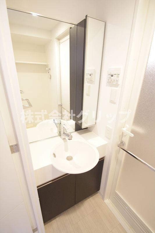 メインステージ横濱伊勢佐木Ⅲの独立洗面台