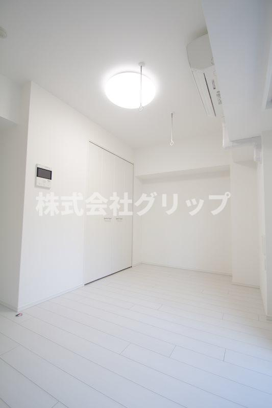 メインステージ横濱伊勢佐木Ⅲの洋室