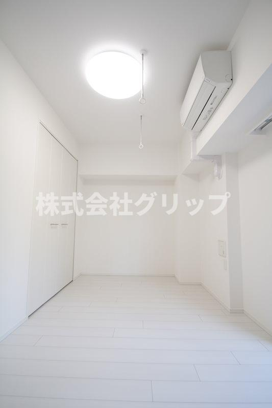 メインステージ横濱伊勢佐木Ⅲの洋室