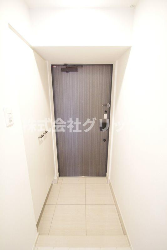 メインステージ横濱伊勢佐木Ⅲの玄関