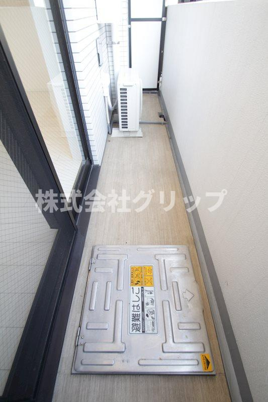 メインステージ横濱伊勢佐木Ⅲのバルコニー