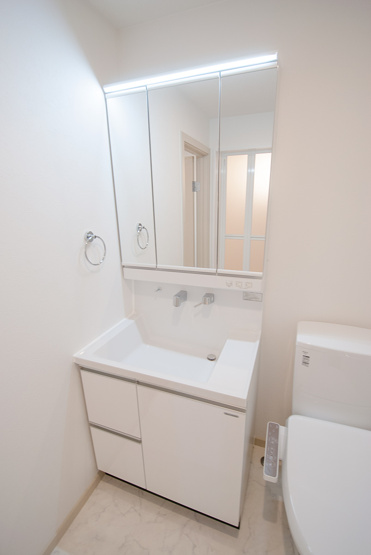 【洗面所】 | プリマ・ファミリエ | シャンプードレッサーつきの独立洗面台☆