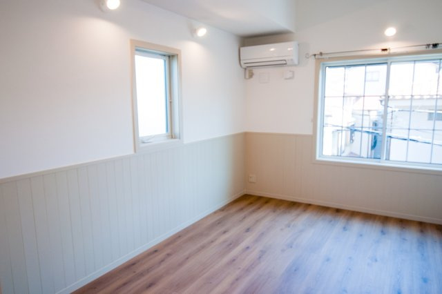 【居間・リビング】 | プリマ・ファミリエ | 角部屋二面採光です！