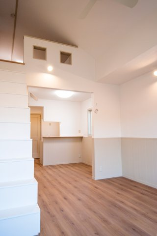 【内装】 | プリマ・ファミリエ | 天井が高くて開放感たっぷりです☆