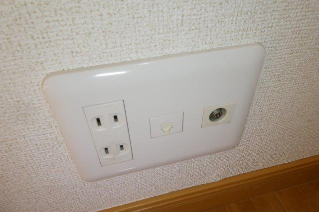 ビッグベアーＢの設備|ＴＶジャック・電話モジュラー