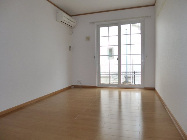 ビッグベアーＢの居間・リビング|洋室