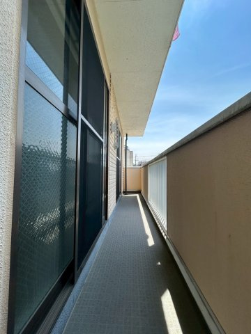 モアクレスト綾園 のバルコニー