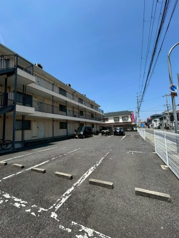 モアクレスト綾園 の駐車場