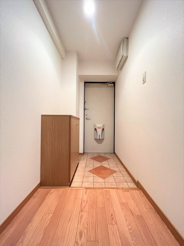 リベルテONEの玄関