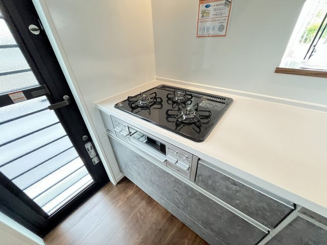 【キッチン】 | 福岡市南区桧原7丁目3期　1号棟（全3棟）【仲介手数料無料・0円】 | 現地写真。