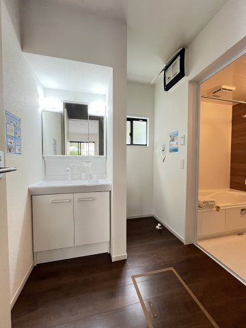 【洗面所】 | 福岡市南区桧原7丁目3期　1号棟（全3棟）【仲介手数料無料・0円】 | 現地写真。