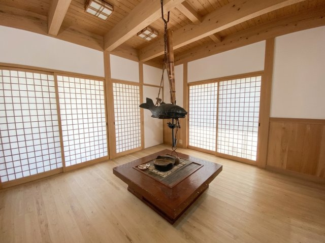宇土市網津町の中古一戸建の和室|囲炉裏