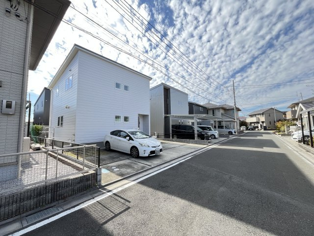 【前面道路含む現地写真】 | 本庄市早稲田の杜４丁目　中古戸建