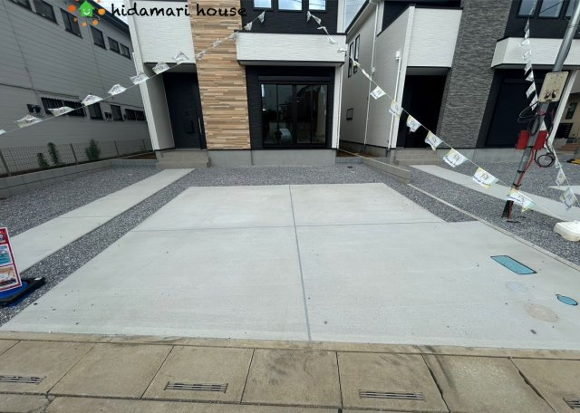 桶川市下日出谷11期　新築戸建　Grace02の駐車場