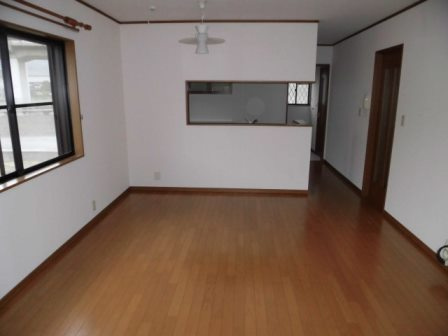 広畑区西蒲田戸建の居間・リビング