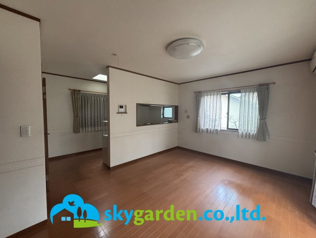 平塚市真田4丁目　中古戸建の居間・リビング