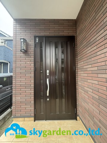 平塚市真田4丁目　中古戸建の玄関