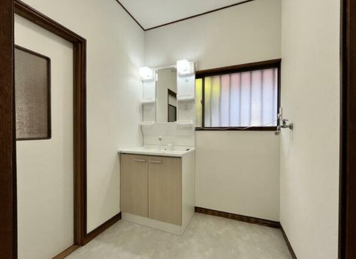 富士市岩本541-2　中古戸建リフォーム済の脱衣所