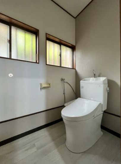 富士市岩本541-2　中古戸建リフォーム済のトイレ|トイレも気になるポイント