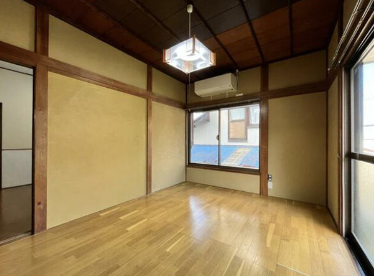 富士市岩本541-2　中古戸建リフォーム済の洋室|使いやすい洋室です