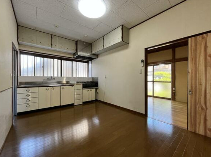 富士市岩本541-2　中古戸建リフォーム済のキッチン