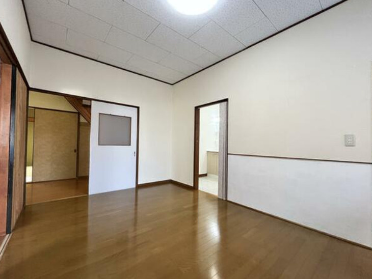 富士市岩本541-2　中古戸建リフォーム済のキッチン